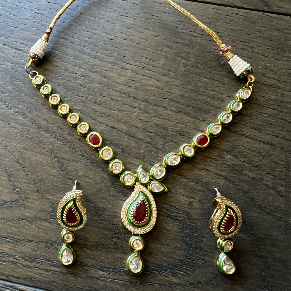 Indian antique necklace set/ jewelry.